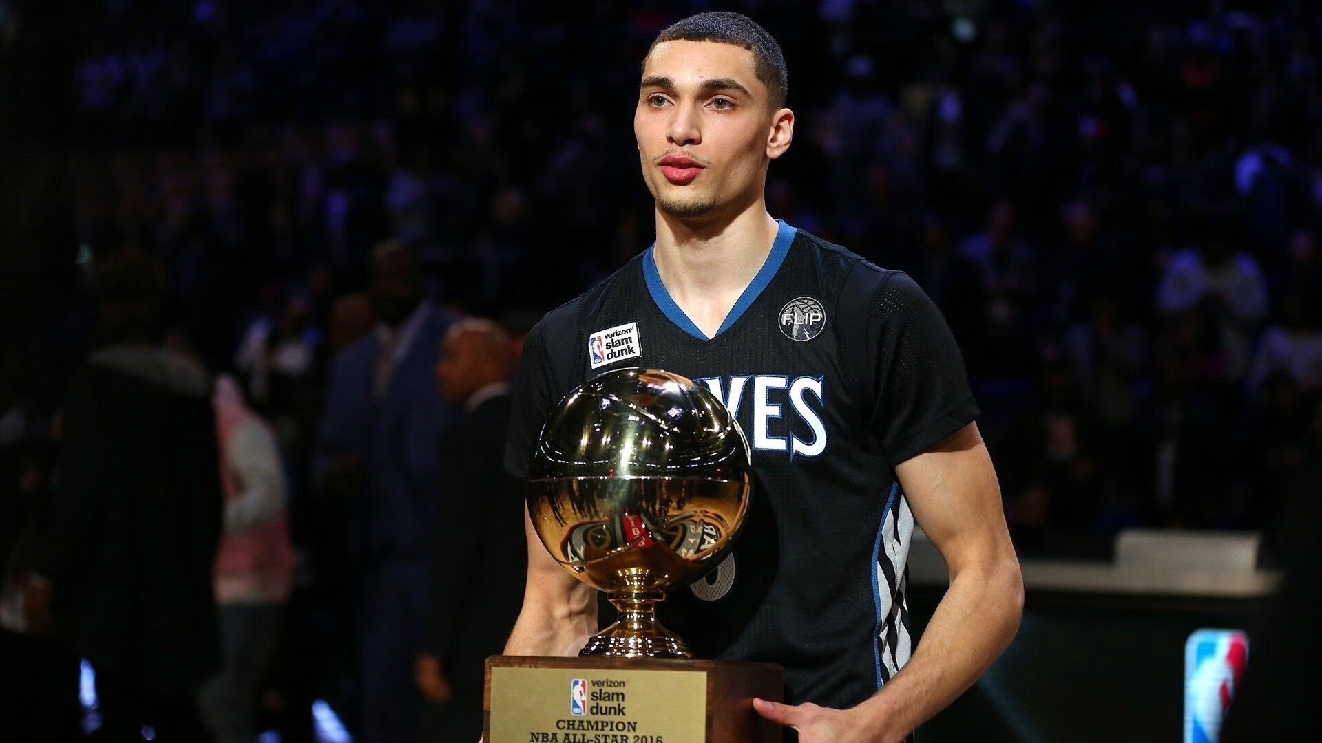 米兰体育app在线下载-勇士队再次展现强大实力，目标三连冠，勇士队什么